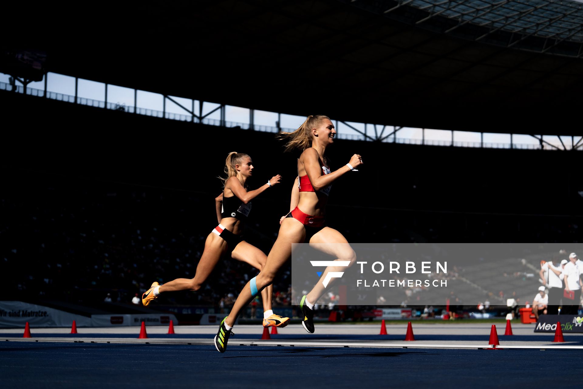 Luna Thiel (VfL Eintracht Hannover) im 400m Finale waehrend der deutschen Leichtathletik-Meisterschaften im Olympiastadion am 26.06.2022 in Berlin